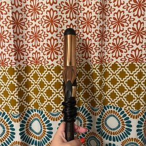Conair 1 1/4 inch Curling Iron